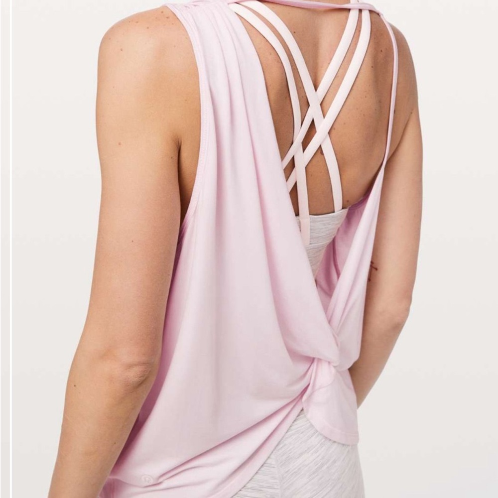 Lululemon Dare to Drop Sz 6